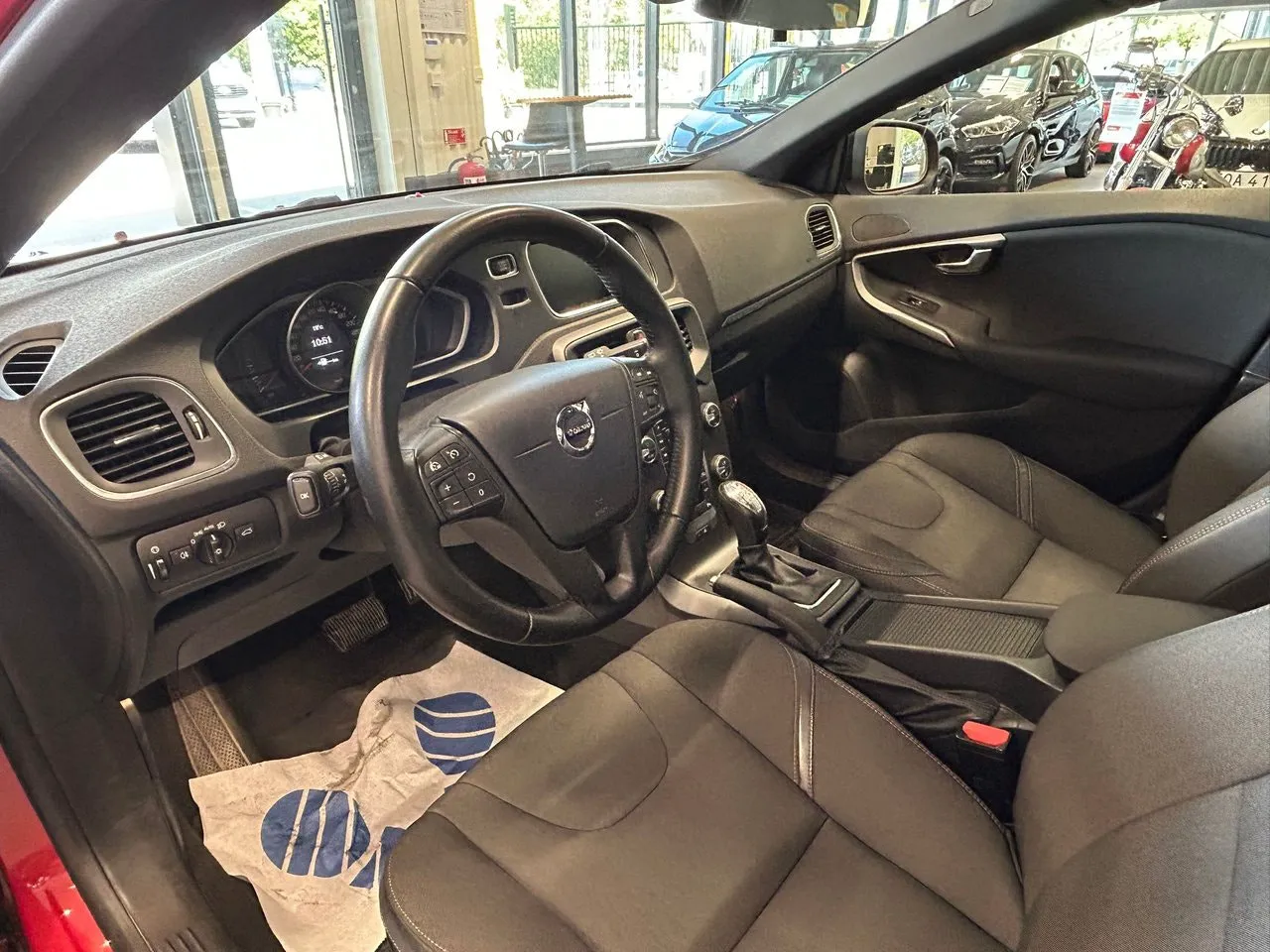 Vehicle image 13