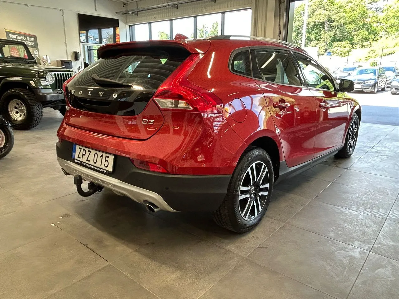 Vehicle image 5