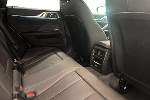 BMW i4 bild 7