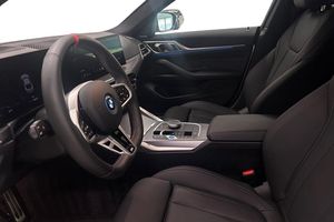 BMW i4 bild 12