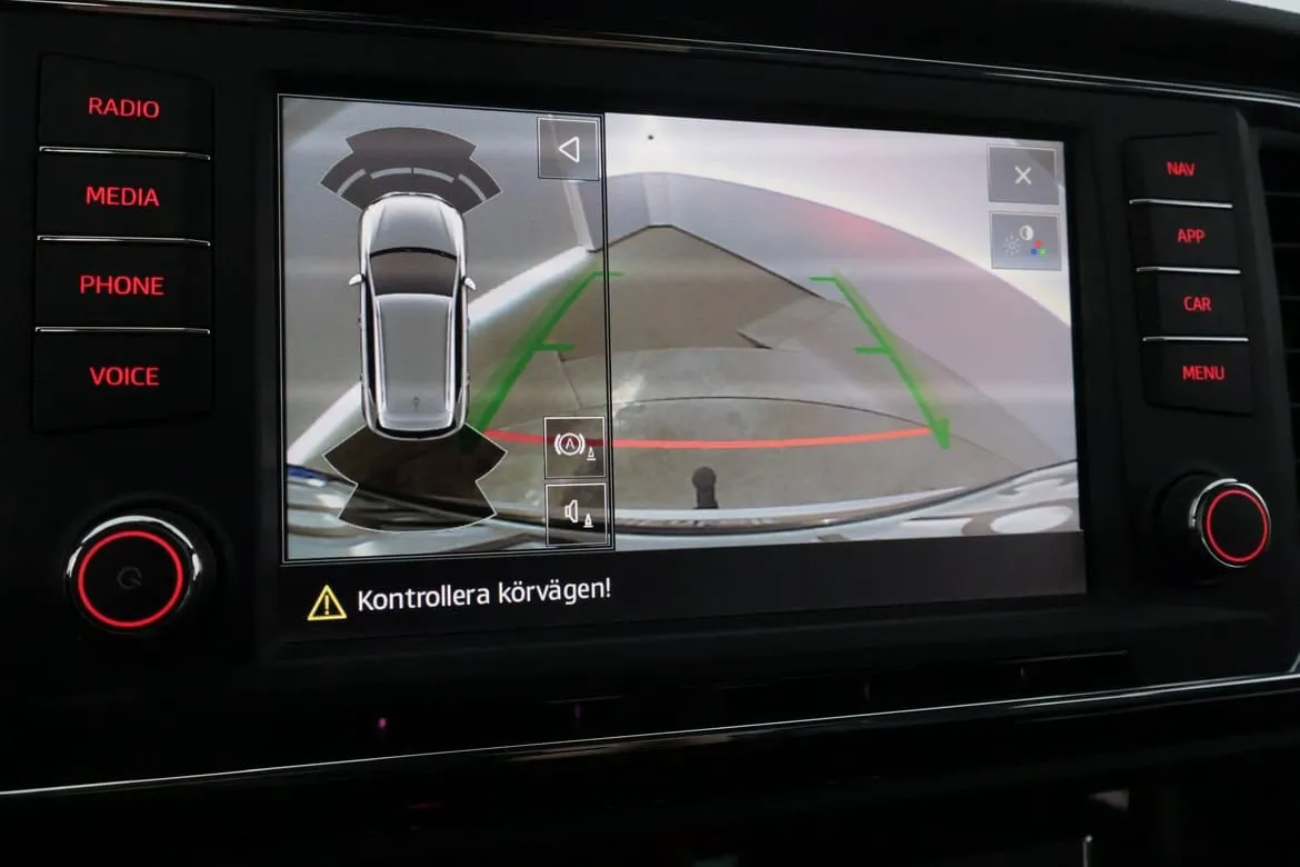 Vehicle image 30