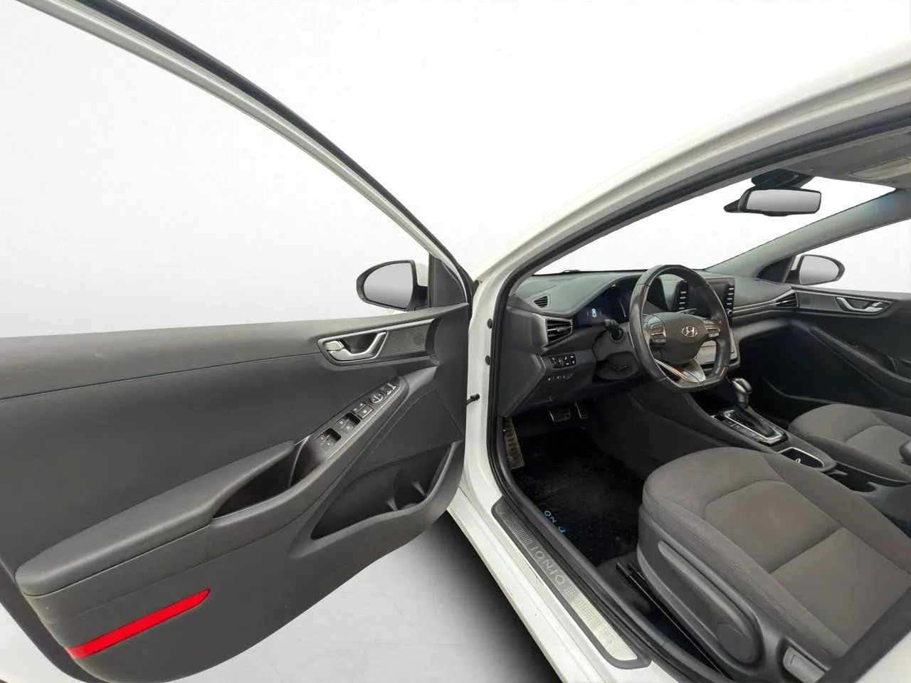 Vehicle image 30