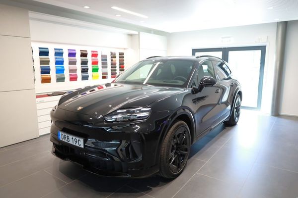 Porsche Cayenne Electric - 2026