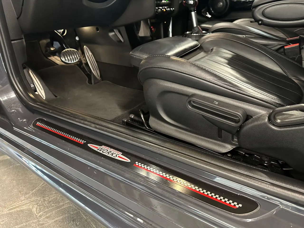 Vehicle image 8