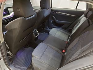 Skoda Octavia bild 9