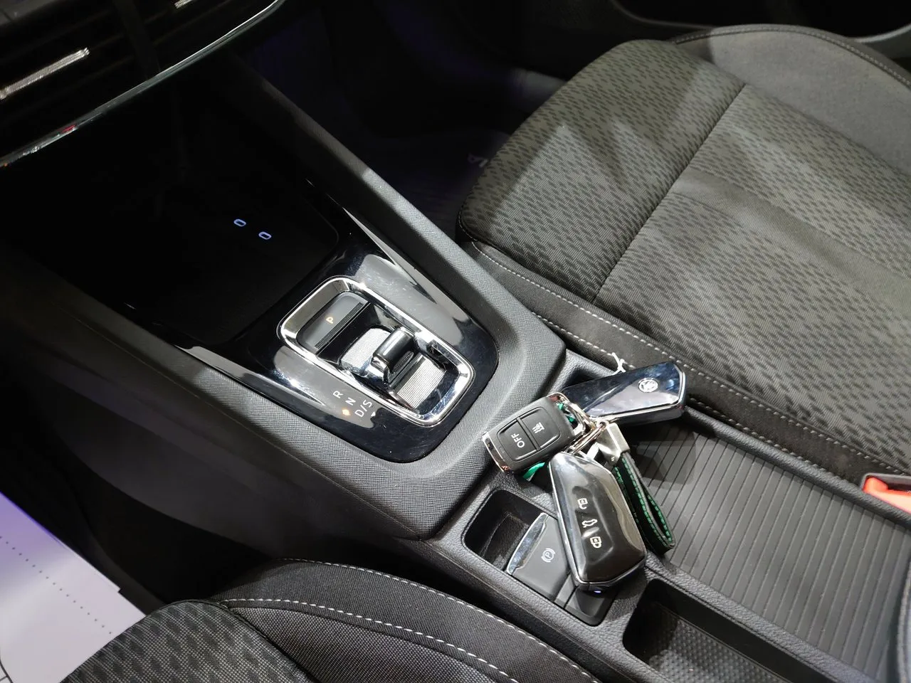 Vehicle image 15