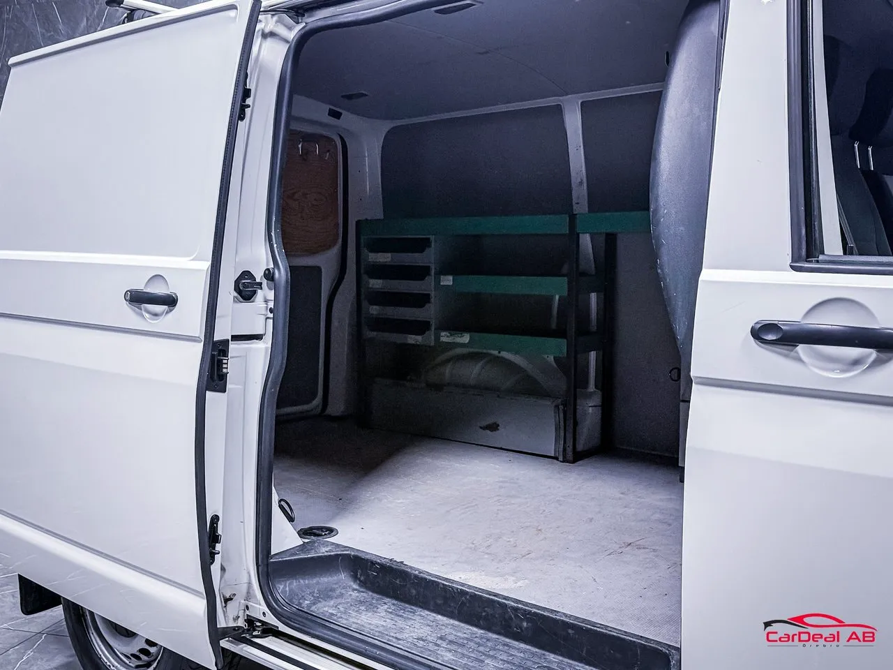 Vehicle image 15
