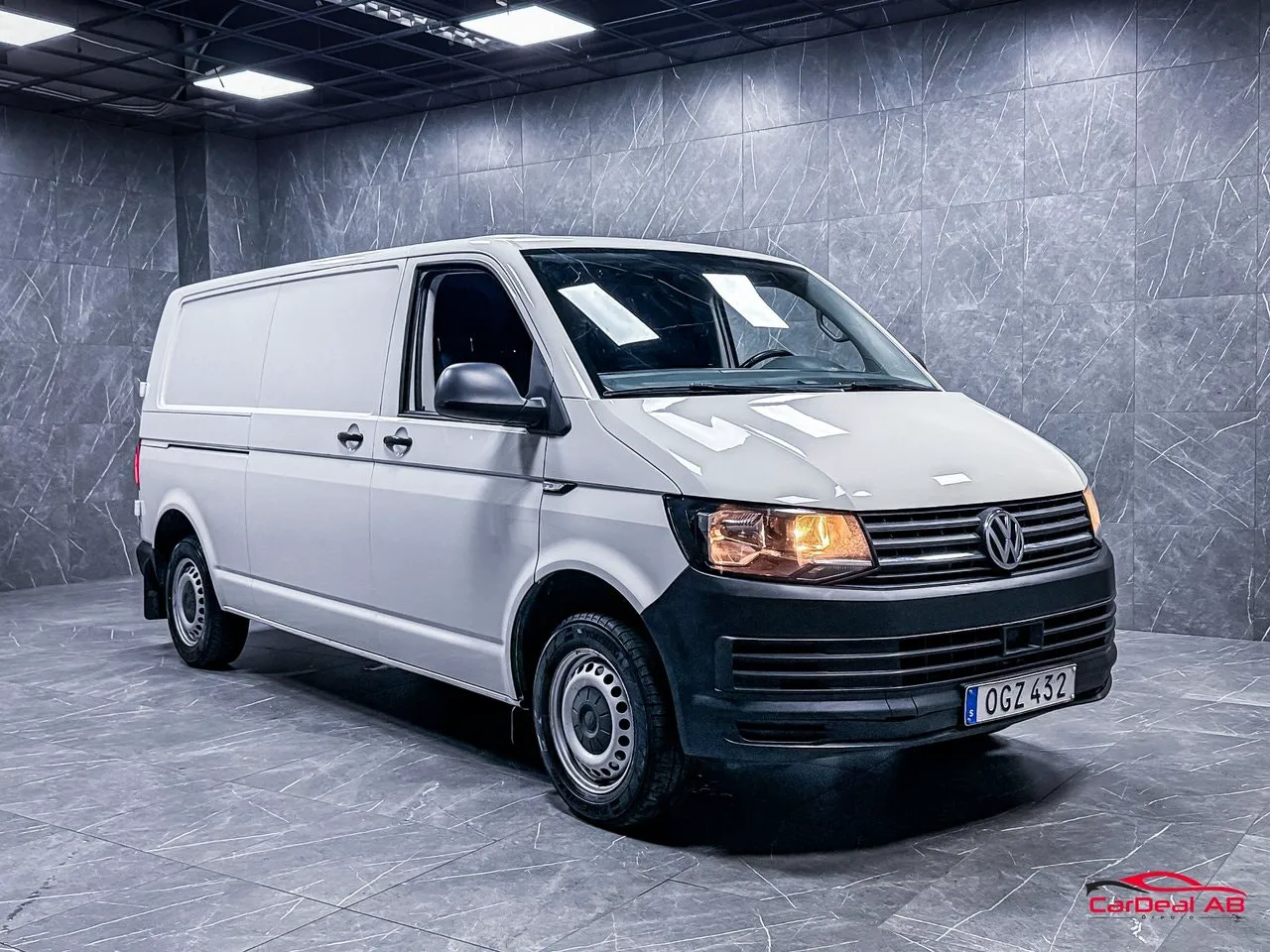 Vehicle image 8
