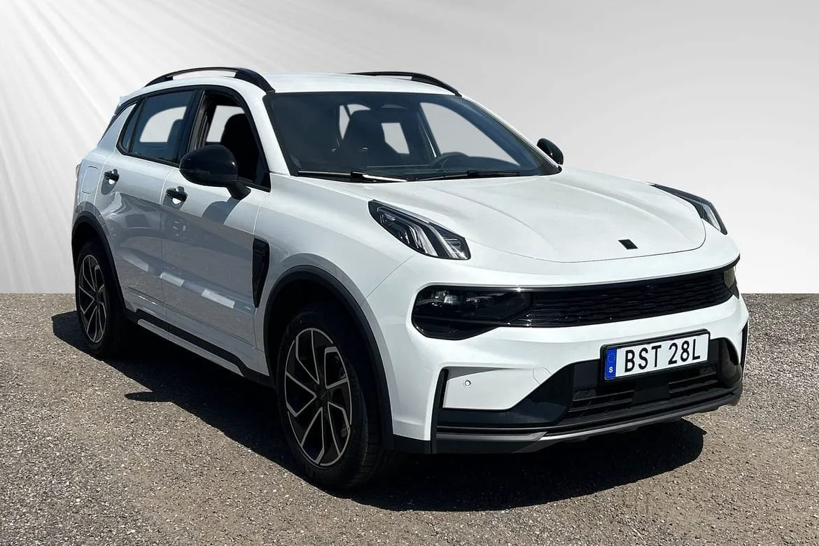 Vehicle image 5