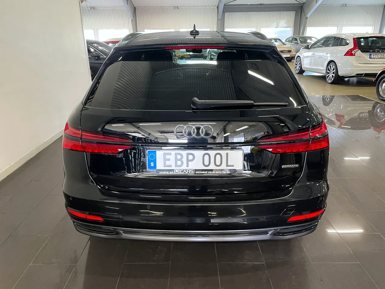 Vehicle image 3