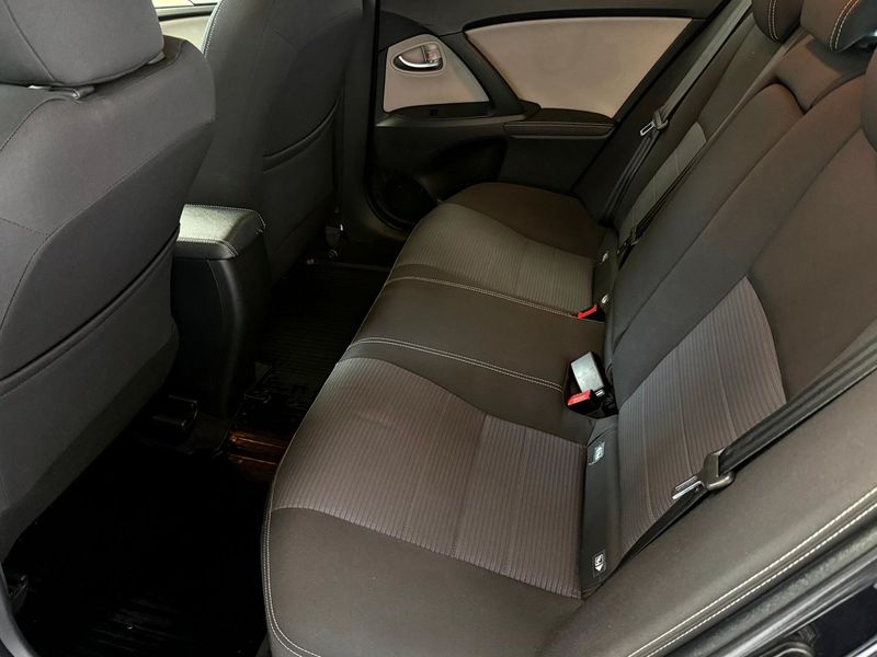 Toyota Avensis bild 12