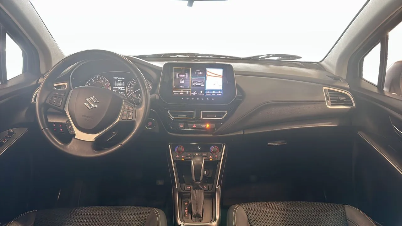 Vehicle image 11