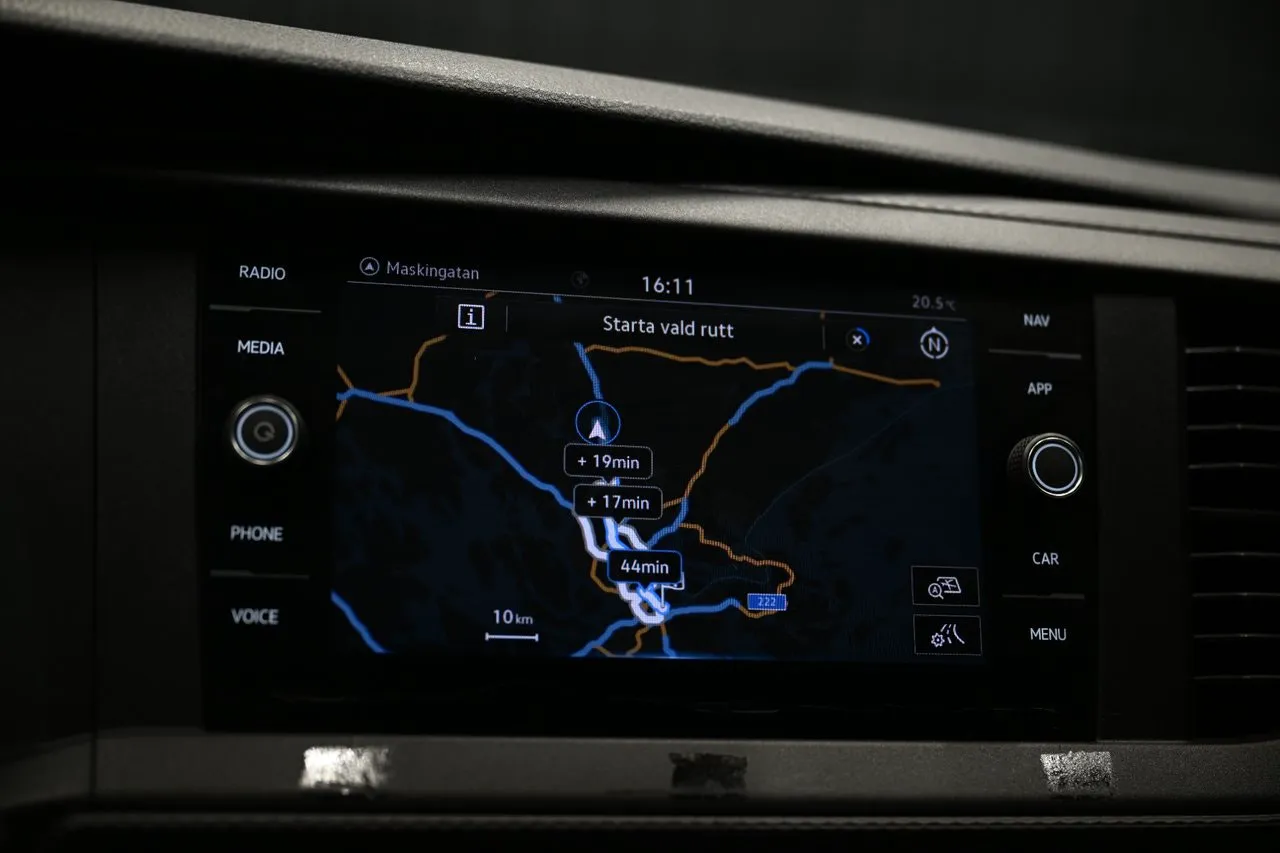 Vehicle image 16