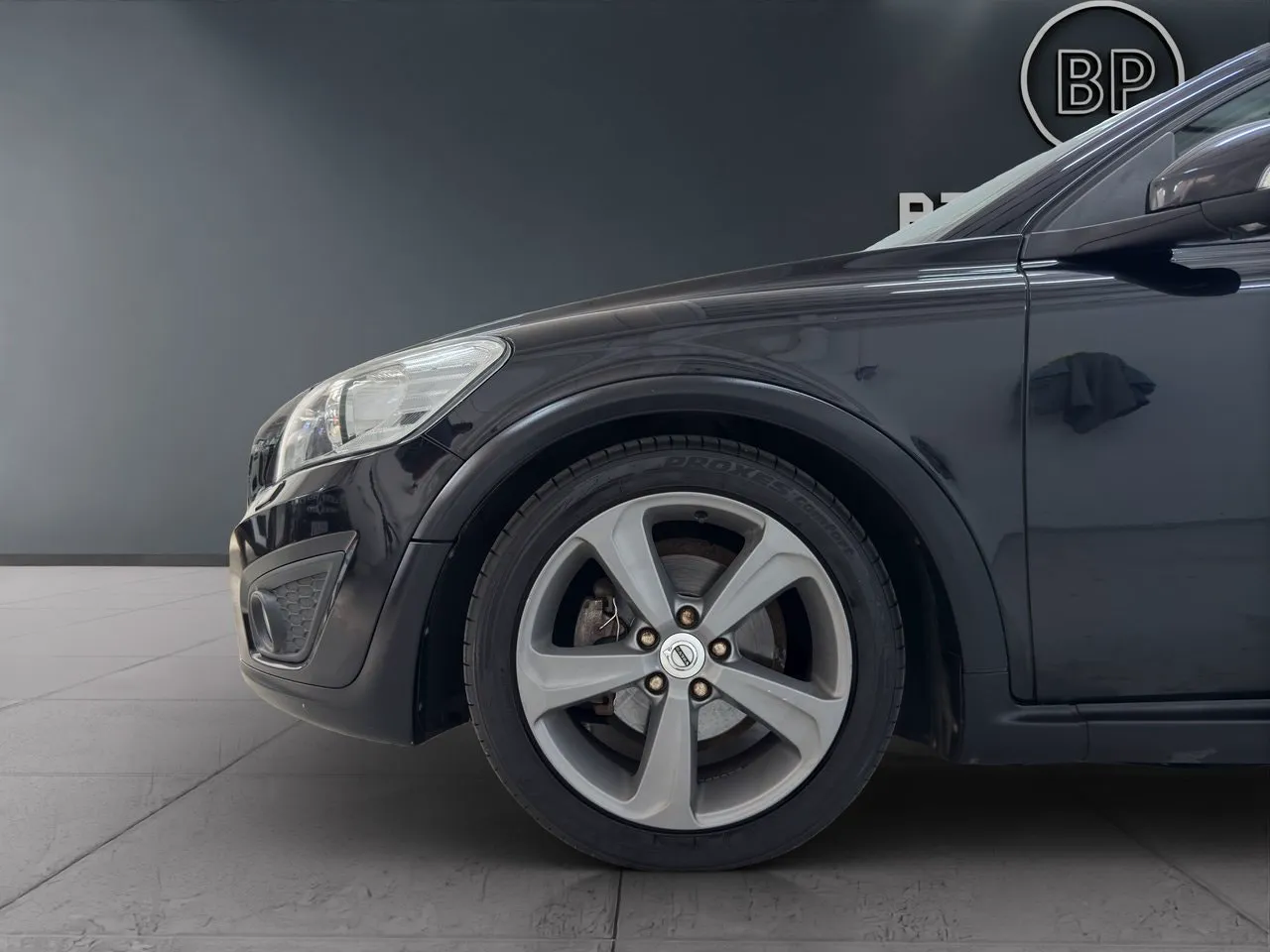 Vehicle image 15
