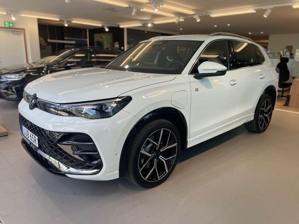 Volkswagen Tiguan eHybrid R-Line-Edition 4295kr/mån HÖST ERBJUDANDE - 2026