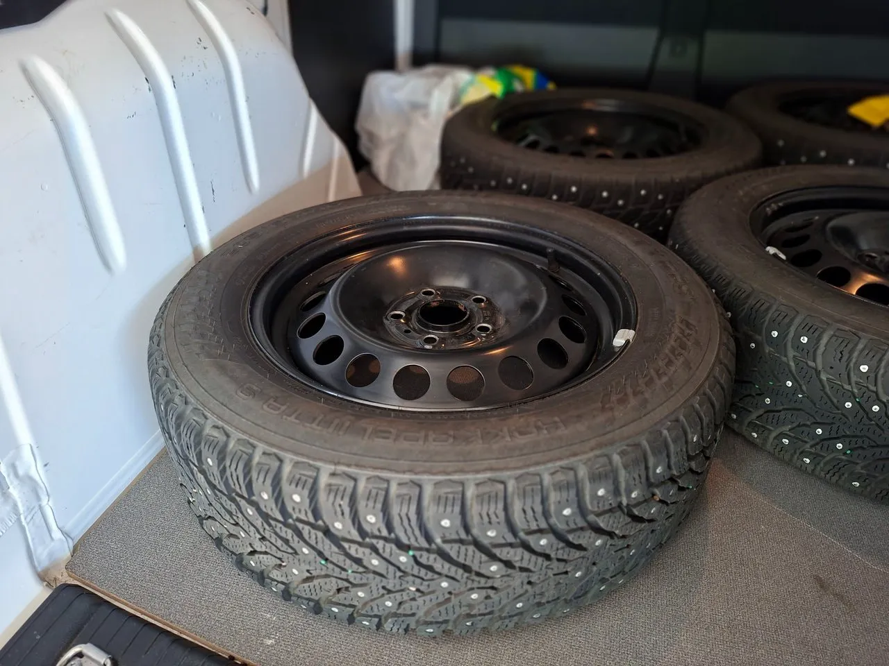 Vehicle image 11