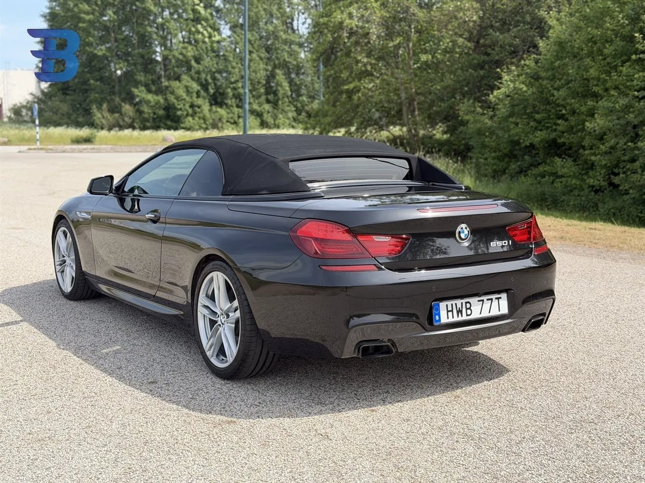 Vehicle image 26