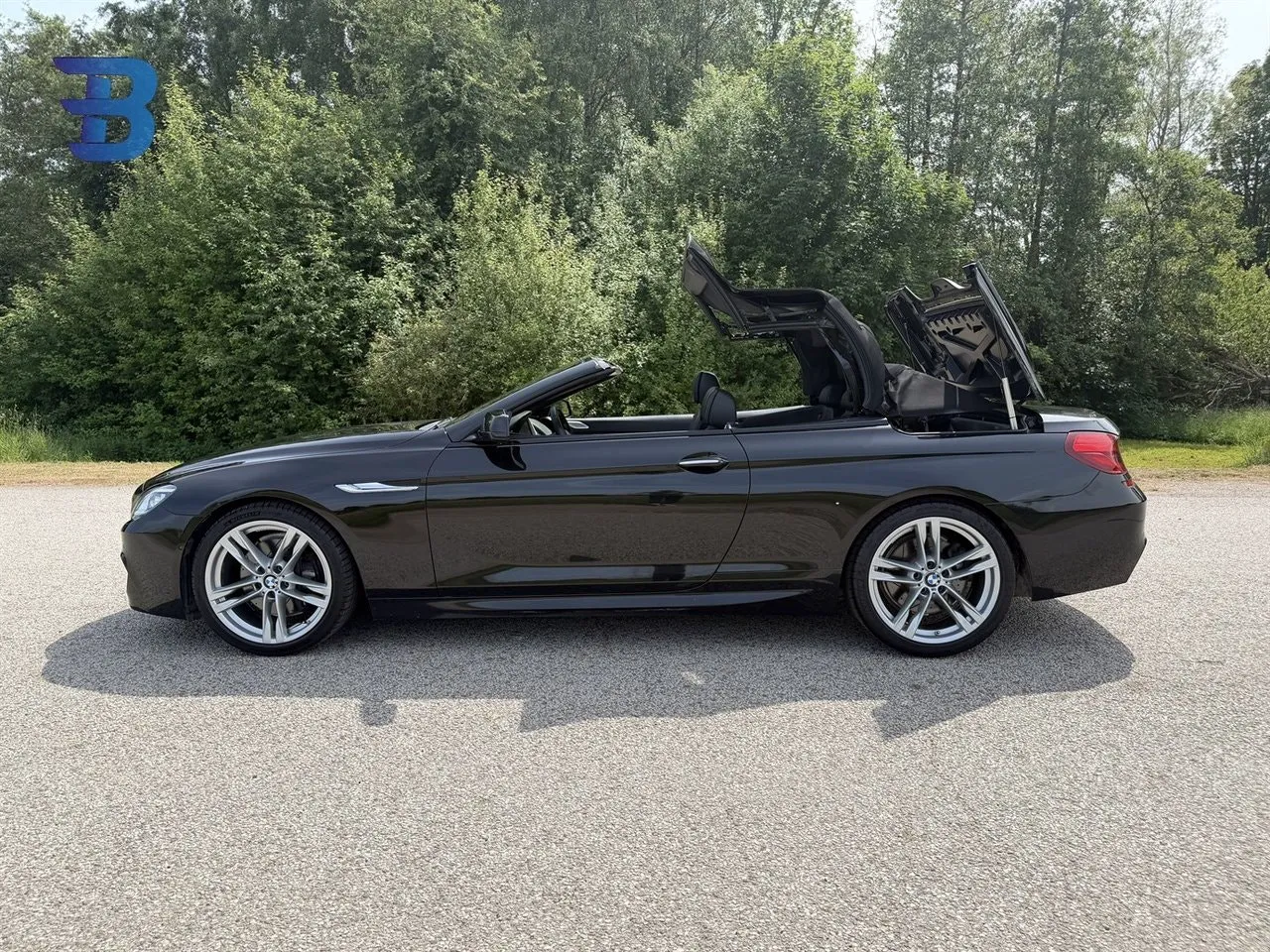 Vehicle image 23