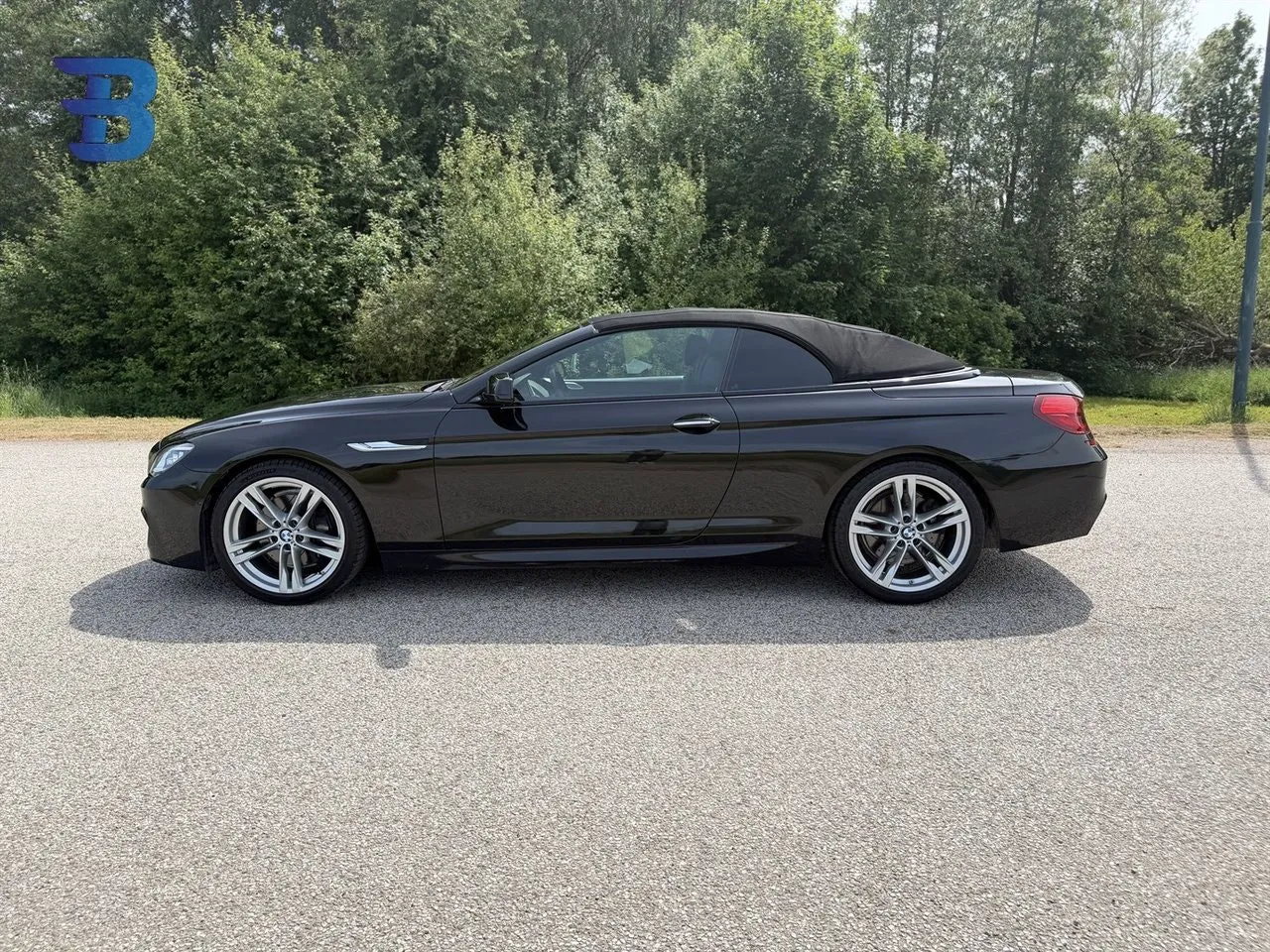 Vehicle image 24