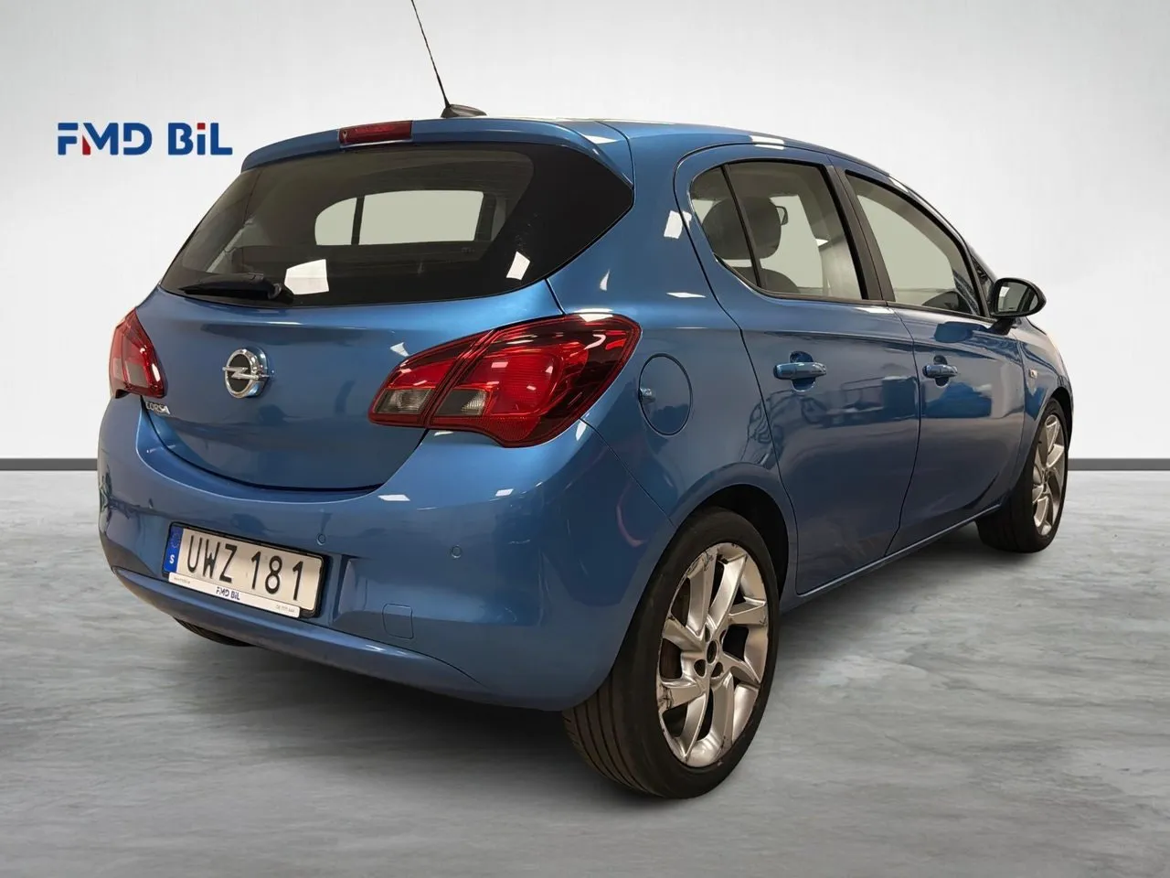 Vehicle image 3