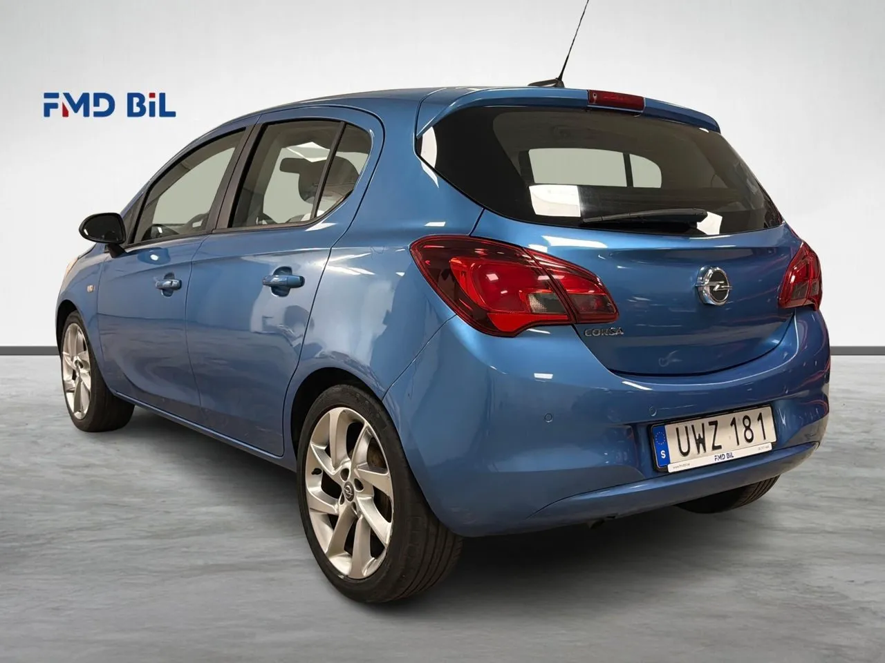 Vehicle image 6