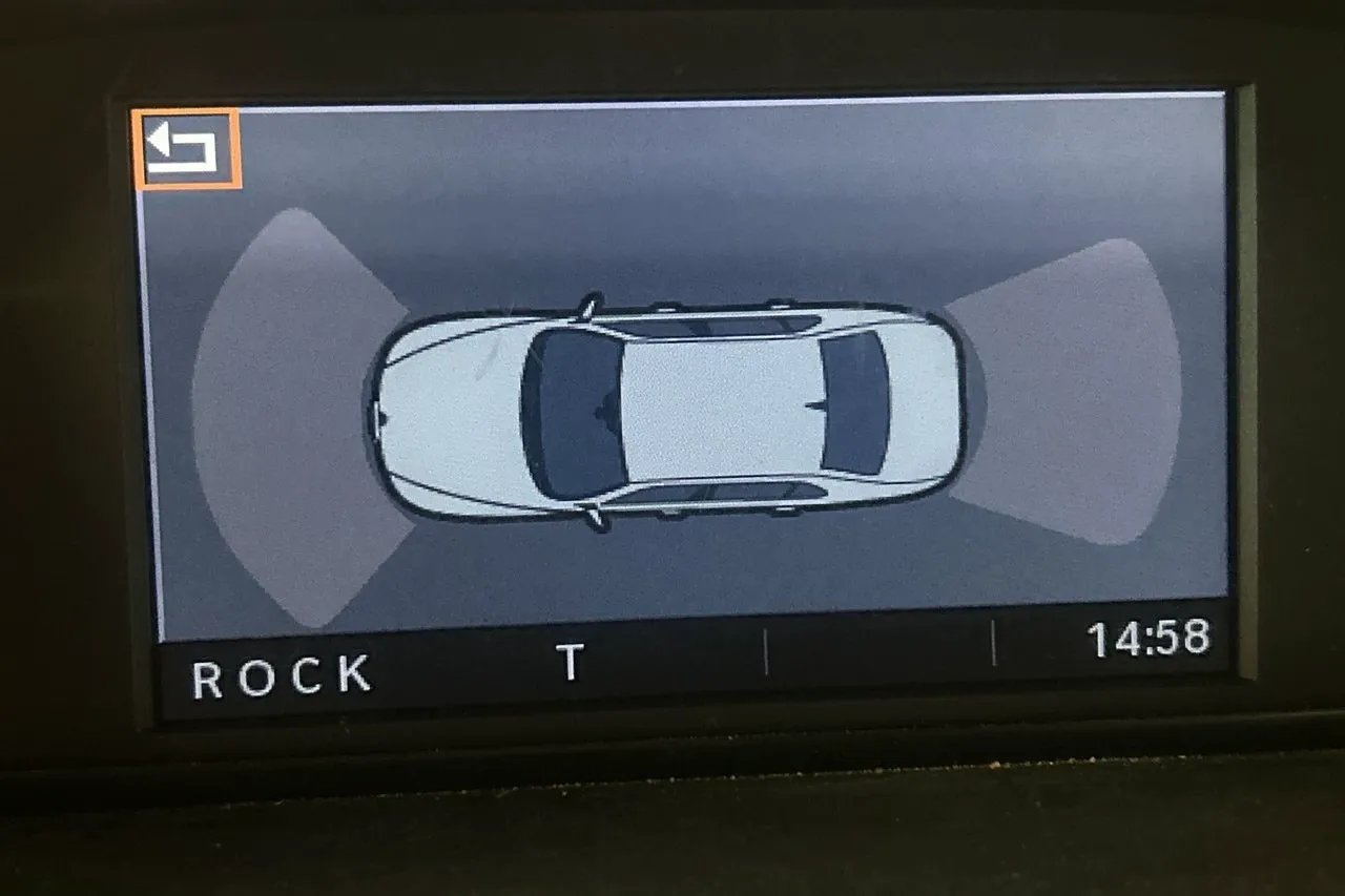Vehicle image 14