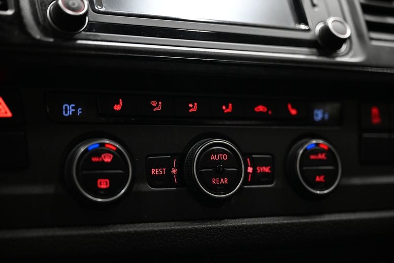 Volkswagen Caravelle bild 25