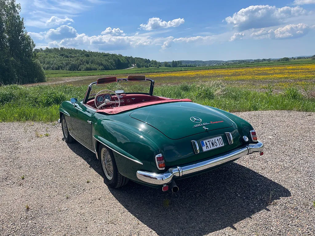Vehicle image 8