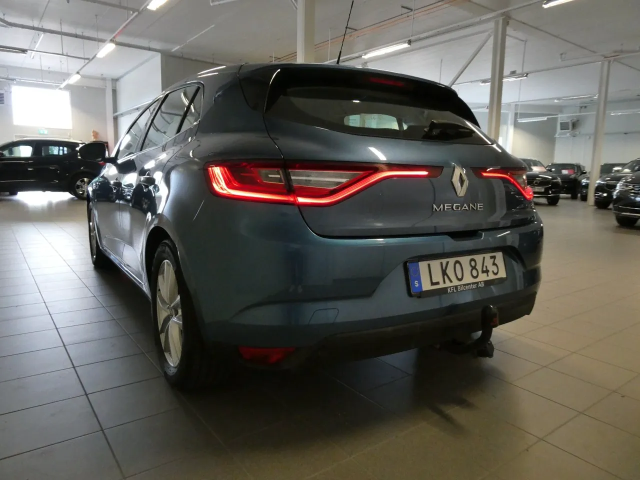 Vehicle image 7