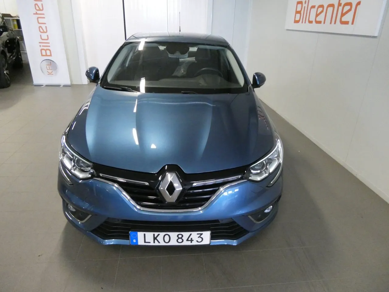 Vehicle image 11
