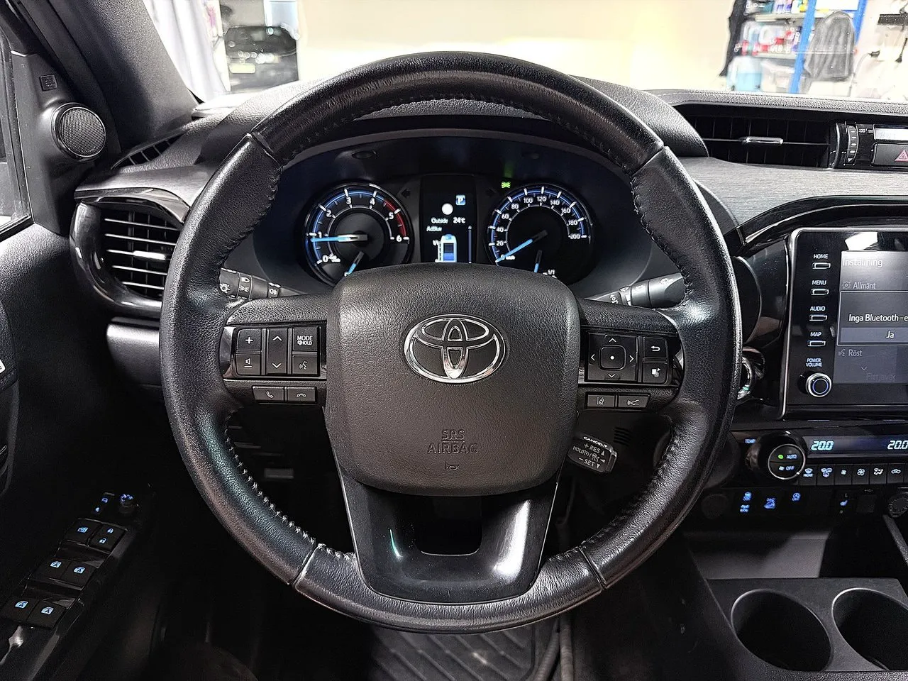 Vehicle image 11