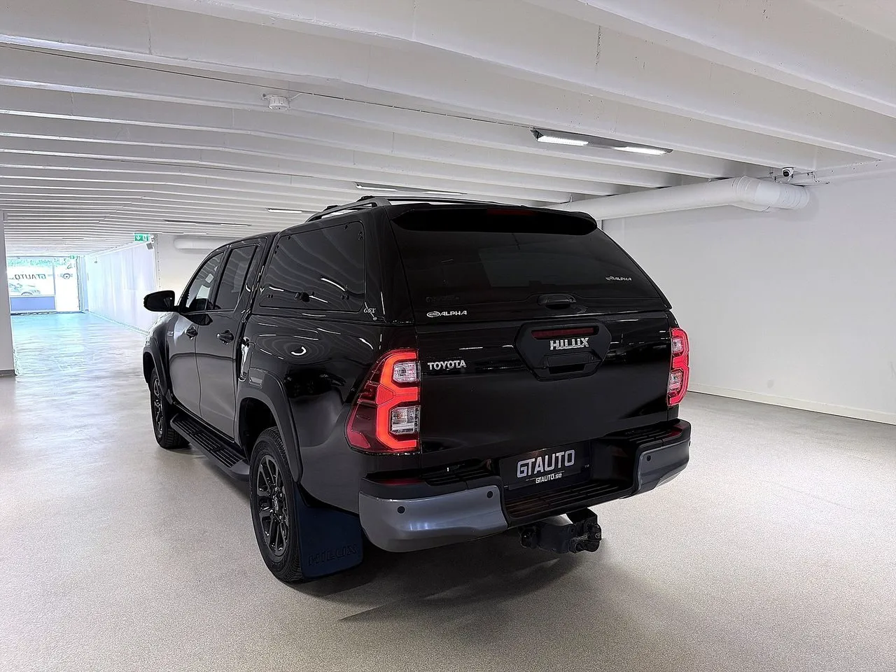 Vehicle image 6