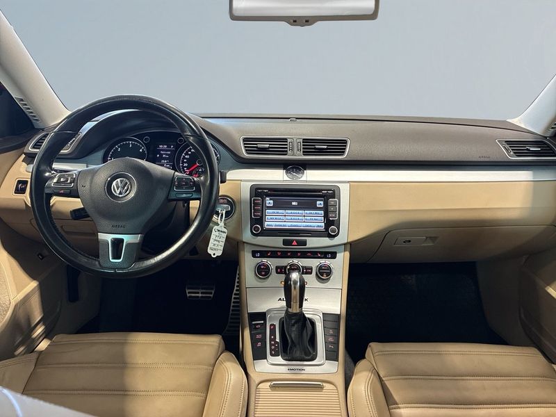 Volkswagen Passat bild 8