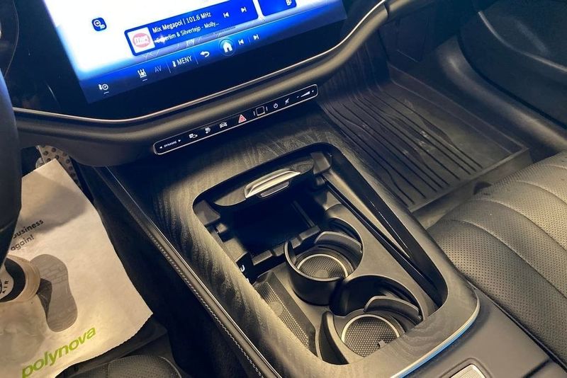 Mercedes E300 bild 12