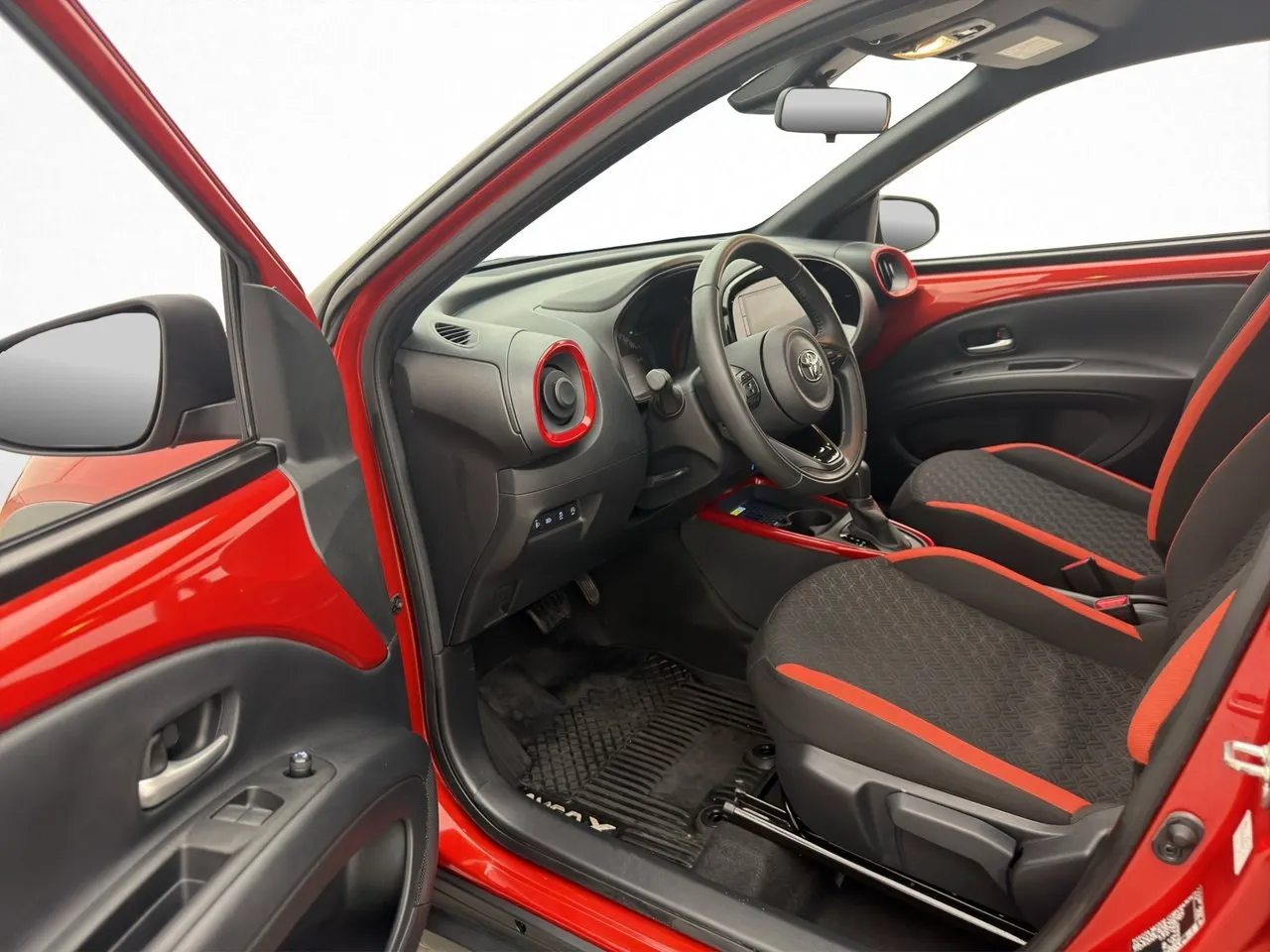 Vehicle image 10