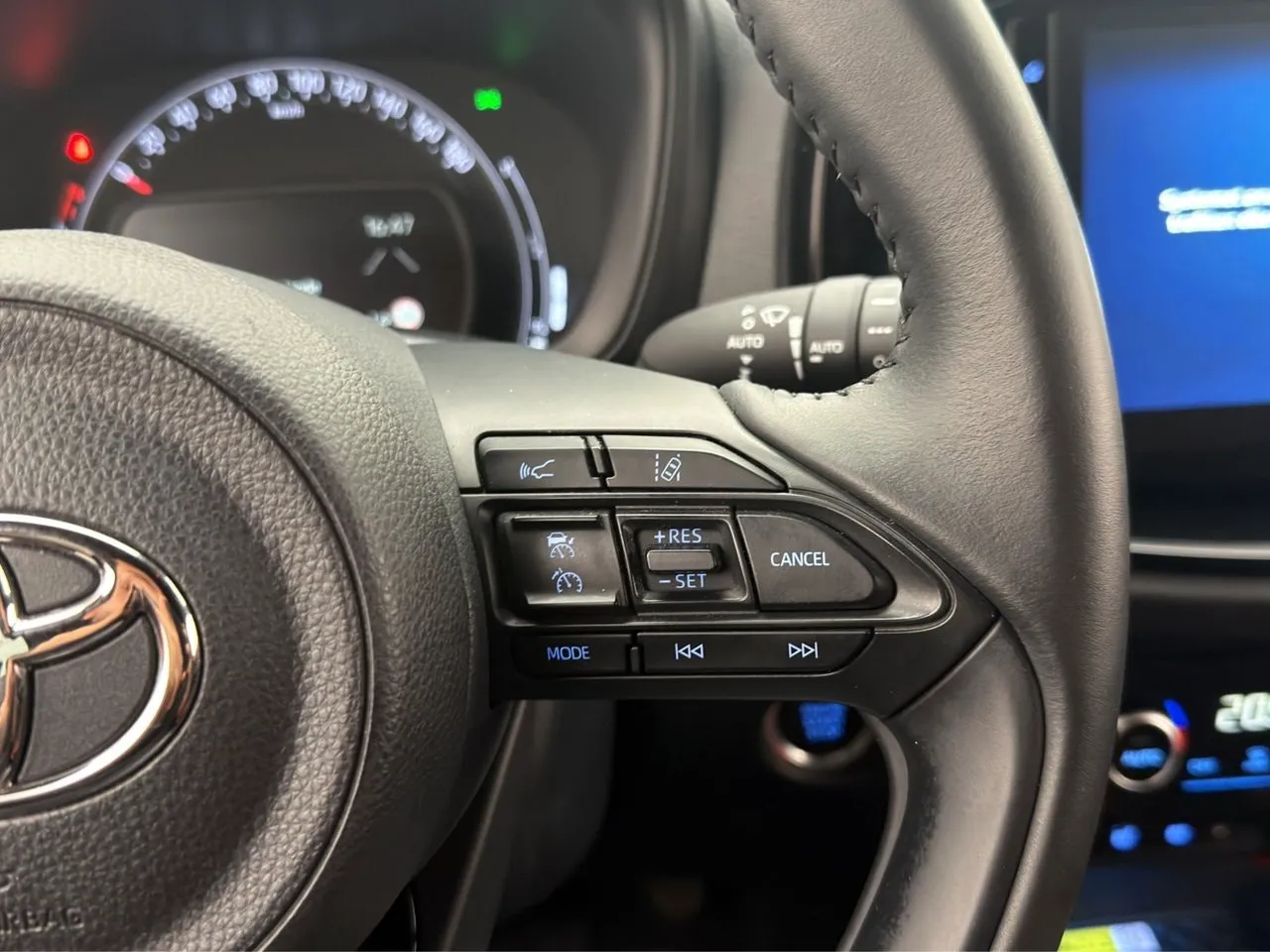 Vehicle image 21