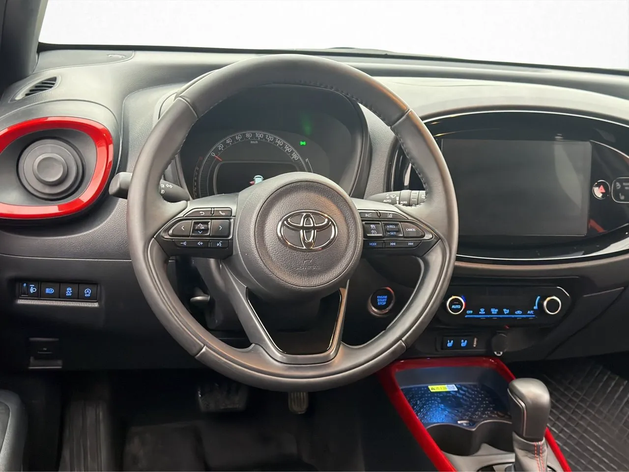 Vehicle image 11