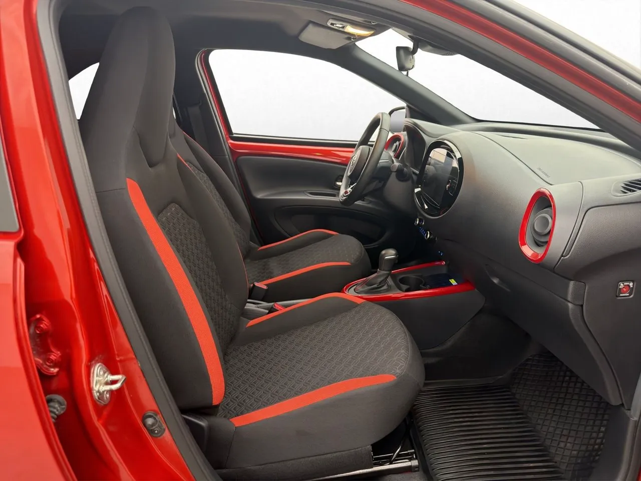 Vehicle image 12
