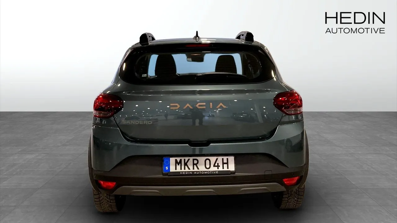 Vehicle image 6