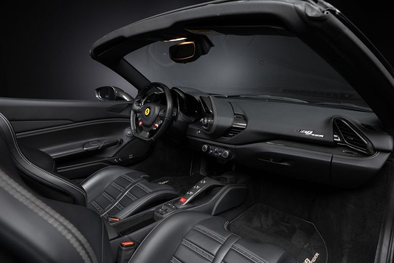 Ferrari 488 bild 23