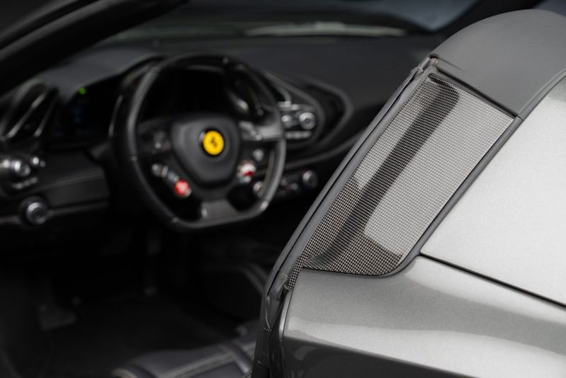 Ferrari 488 bild 14