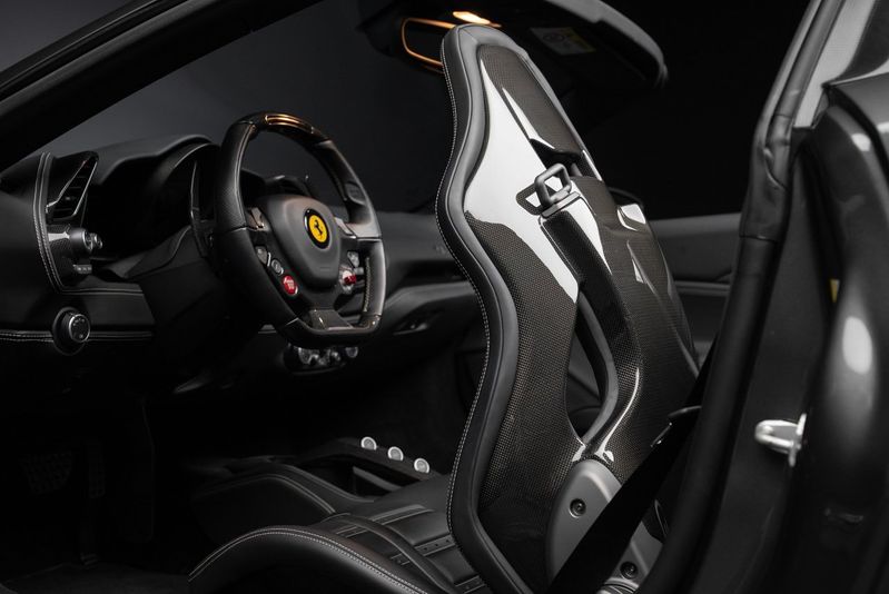 Ferrari 488 bild 11