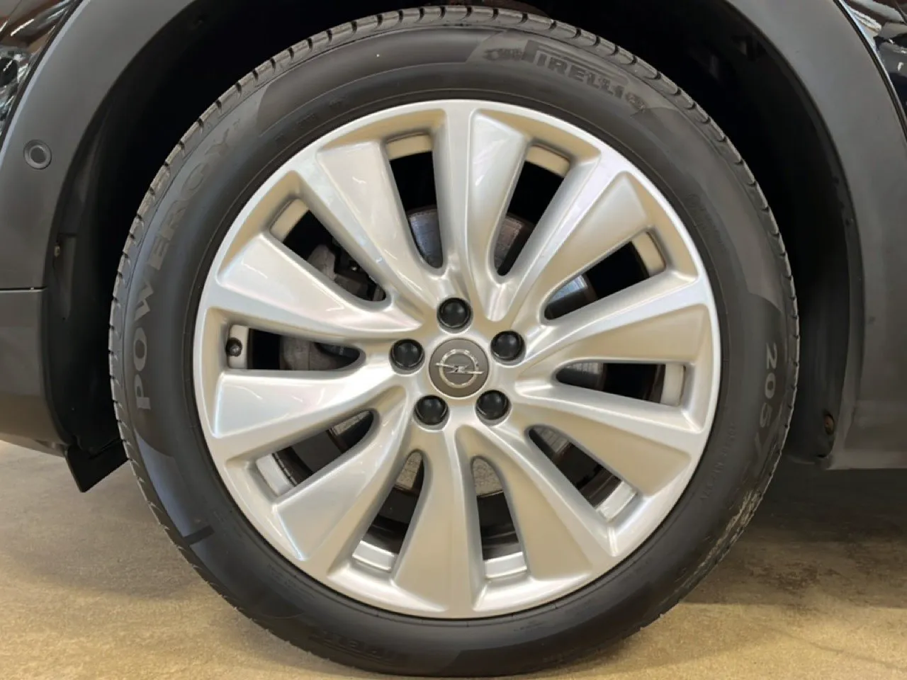 Vehicle image 21