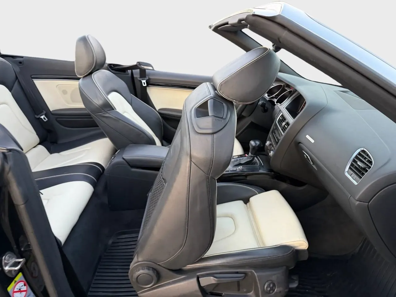 Vehicle image 24