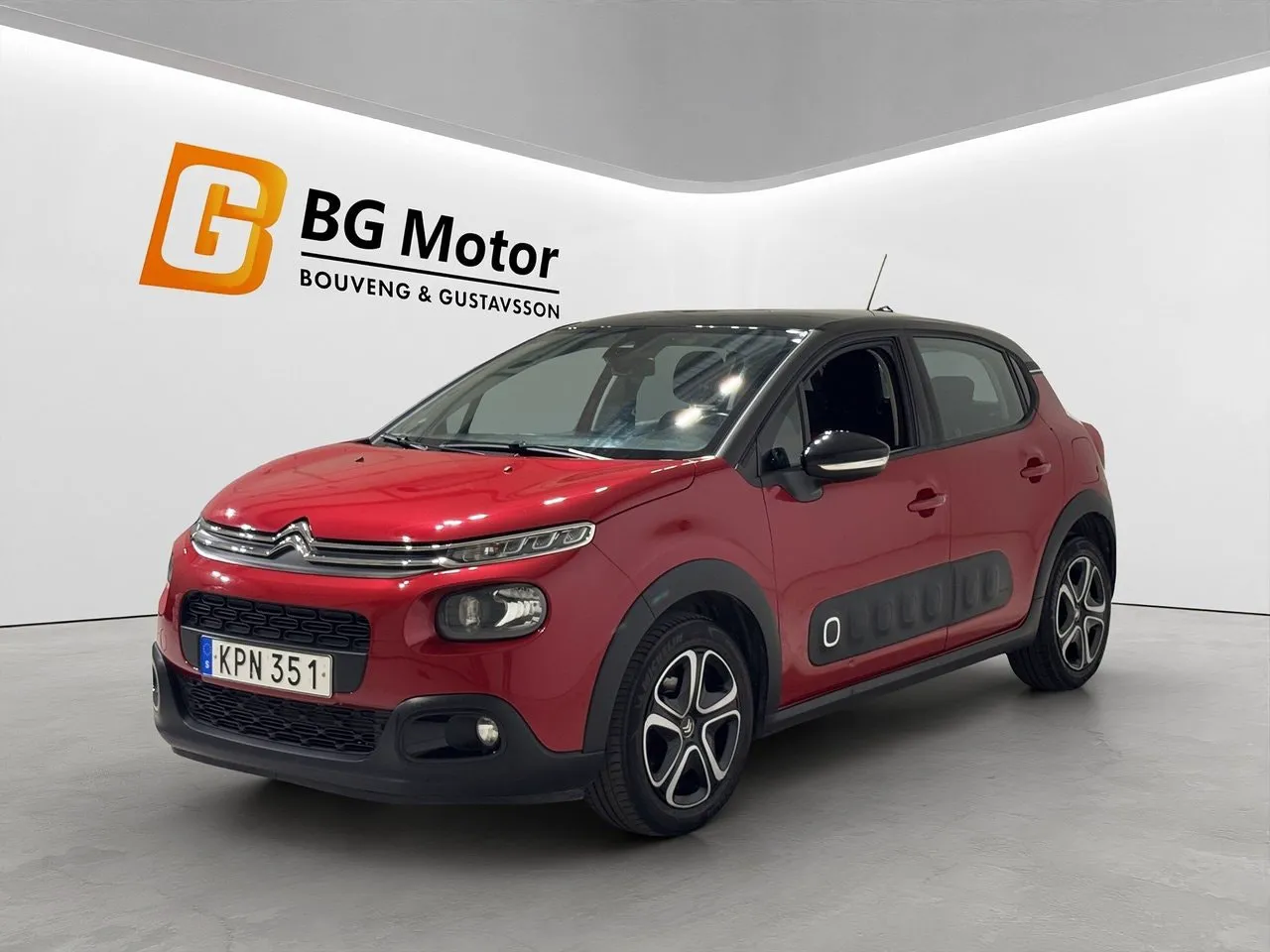 Vehicle image 7