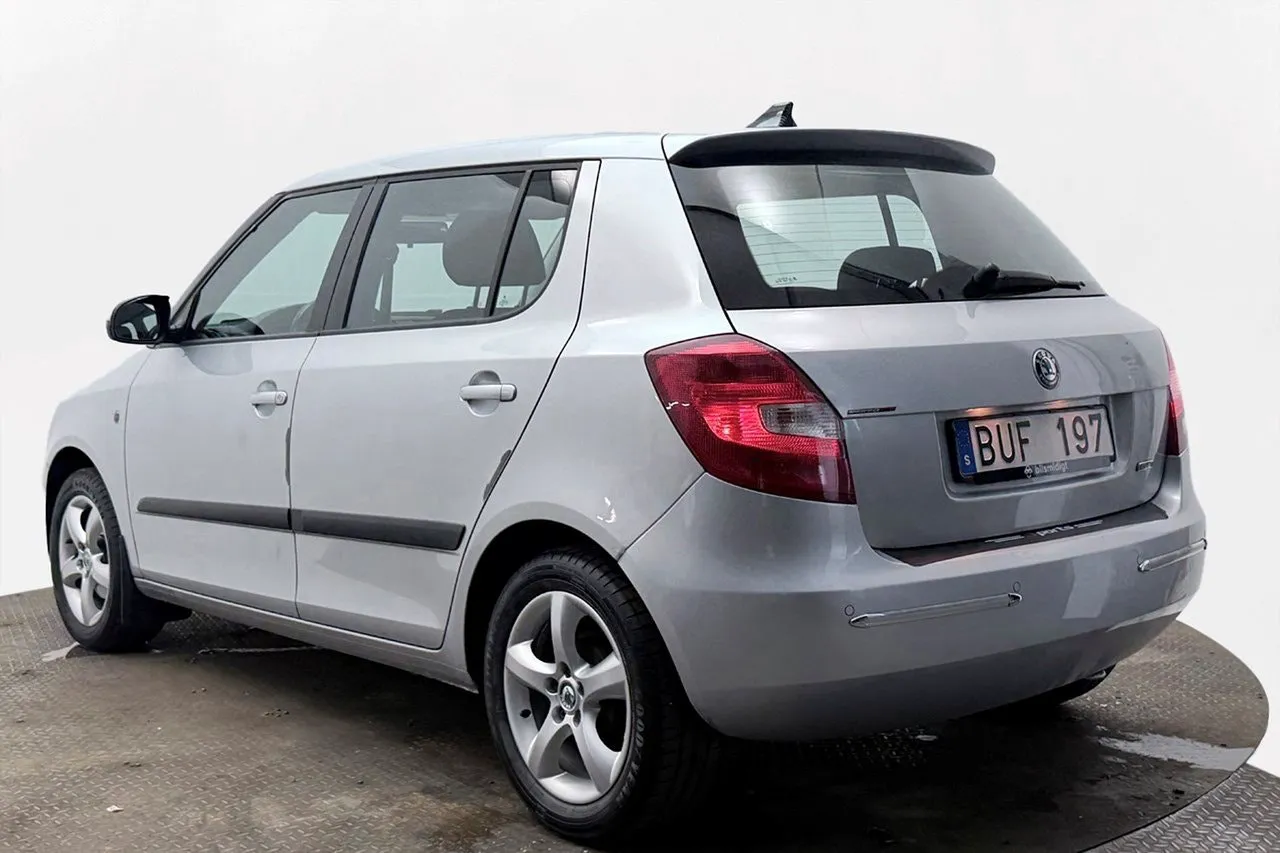 Vehicle image 6
