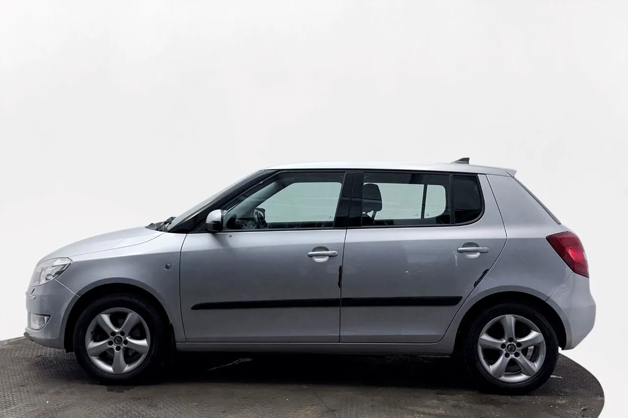 Vehicle image 7