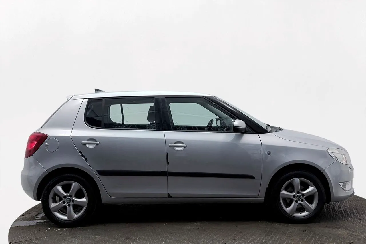 Vehicle image 3