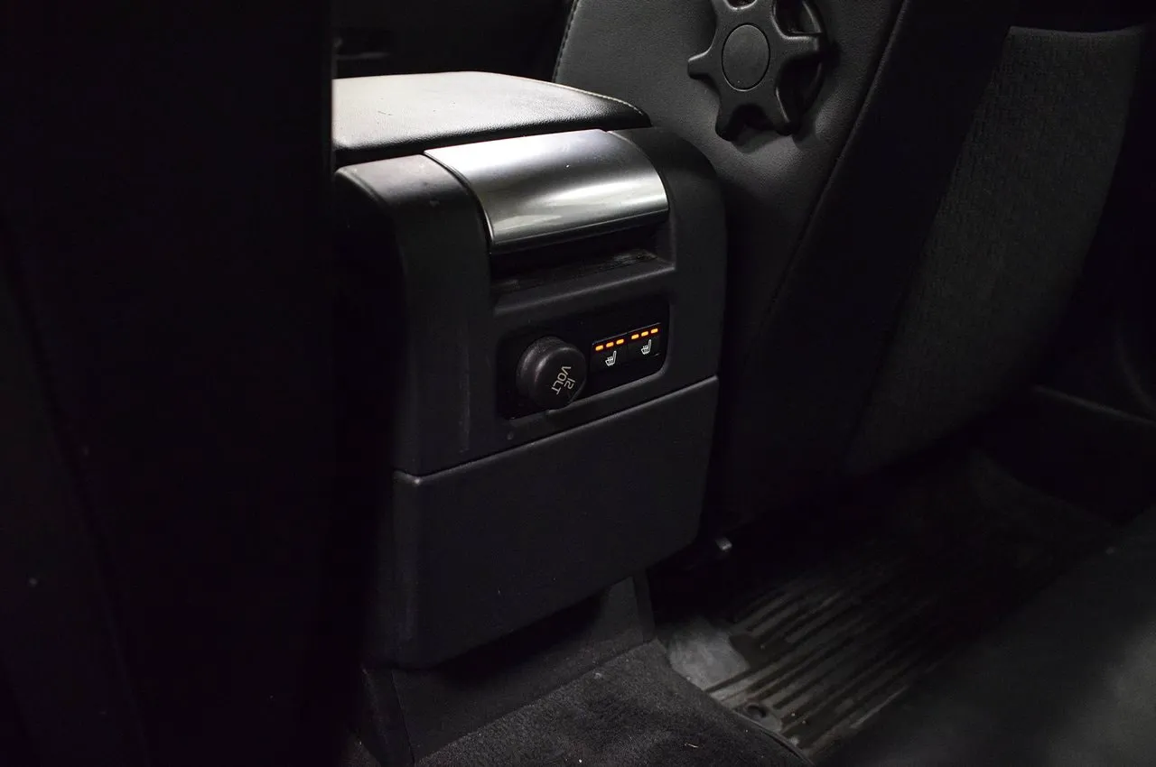 Vehicle image 19