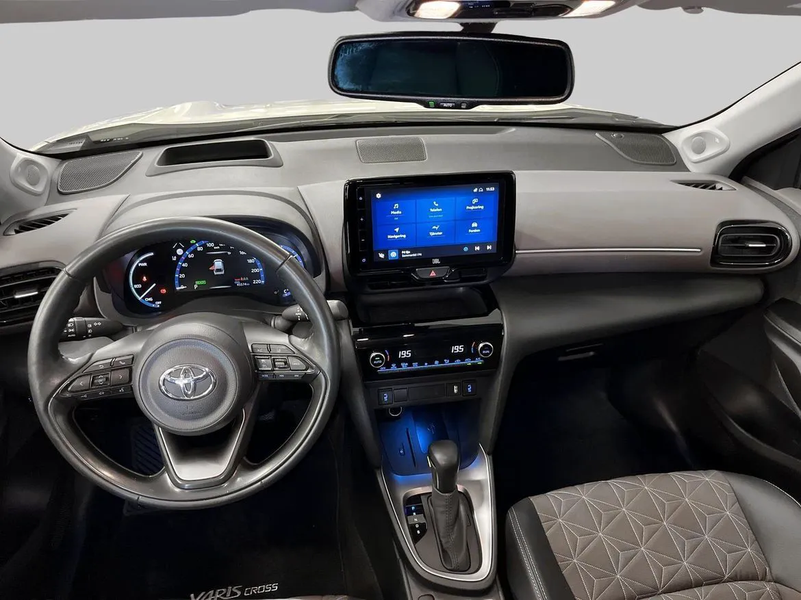Vehicle image 11